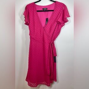NWT Lulu's Dark‎ Pink Clip Dot V Neck Wrap Mini
Dress Size Large